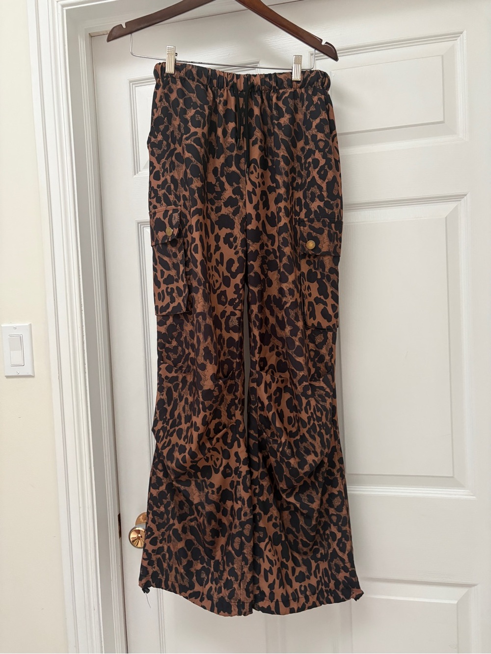 Leopard Print Wide-Leg Cargo Pants - Brown/Black